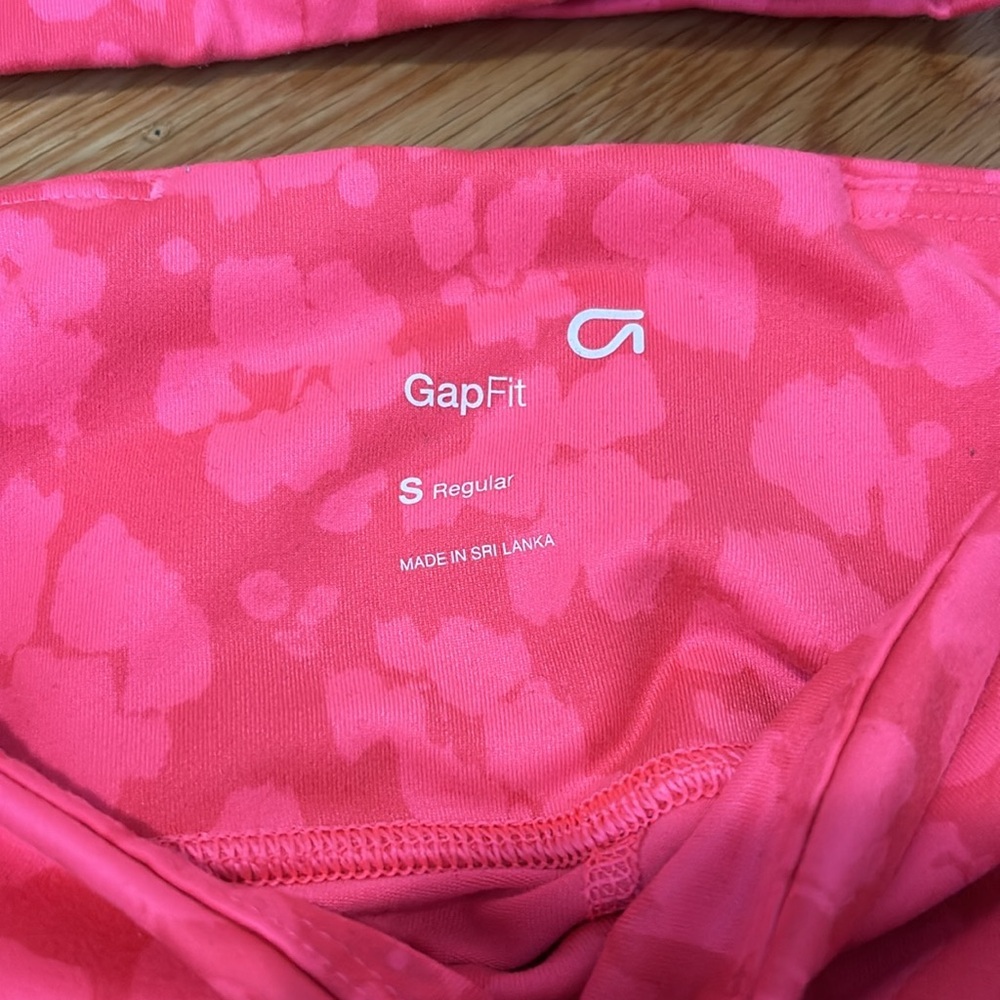 Gap fit Pink leopard sports bra and high rise legging set - Picture 2 of 4